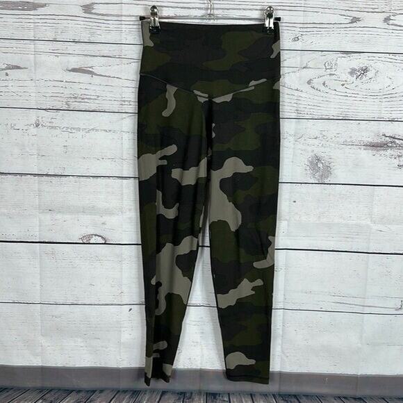 aerie Pants - Offline Aerie Leggings Womens Medium Camo Green 7/8‎ Real me Soft Casual